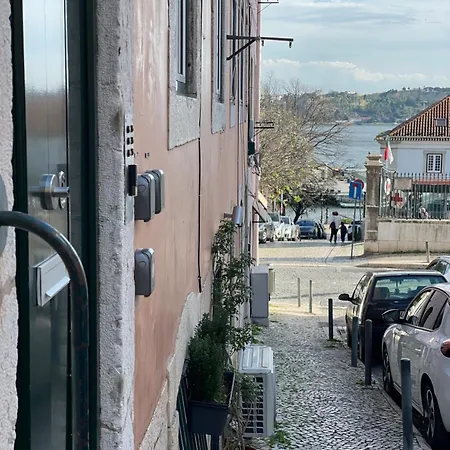 Apartment Lisbon's Gem: Moorish Arch Near River Acces