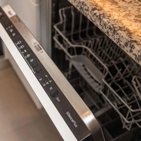 Apartment Lisbon's Gem: Moorish Arch Near River Acces