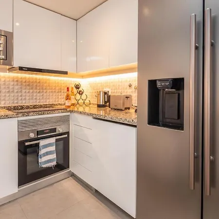 Apartment Lisbon's Gem: Moorish Arch Near River Acces *